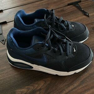 Boys Nike Air sneakers